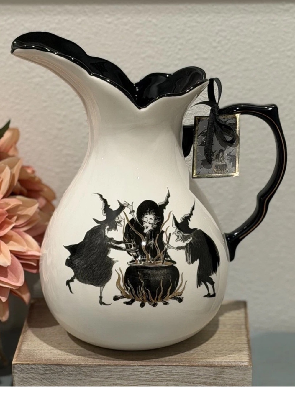 New Potters Studio Witch's Brew
Cauldron Raven Pumpkin Halloween
Pitcher Decor